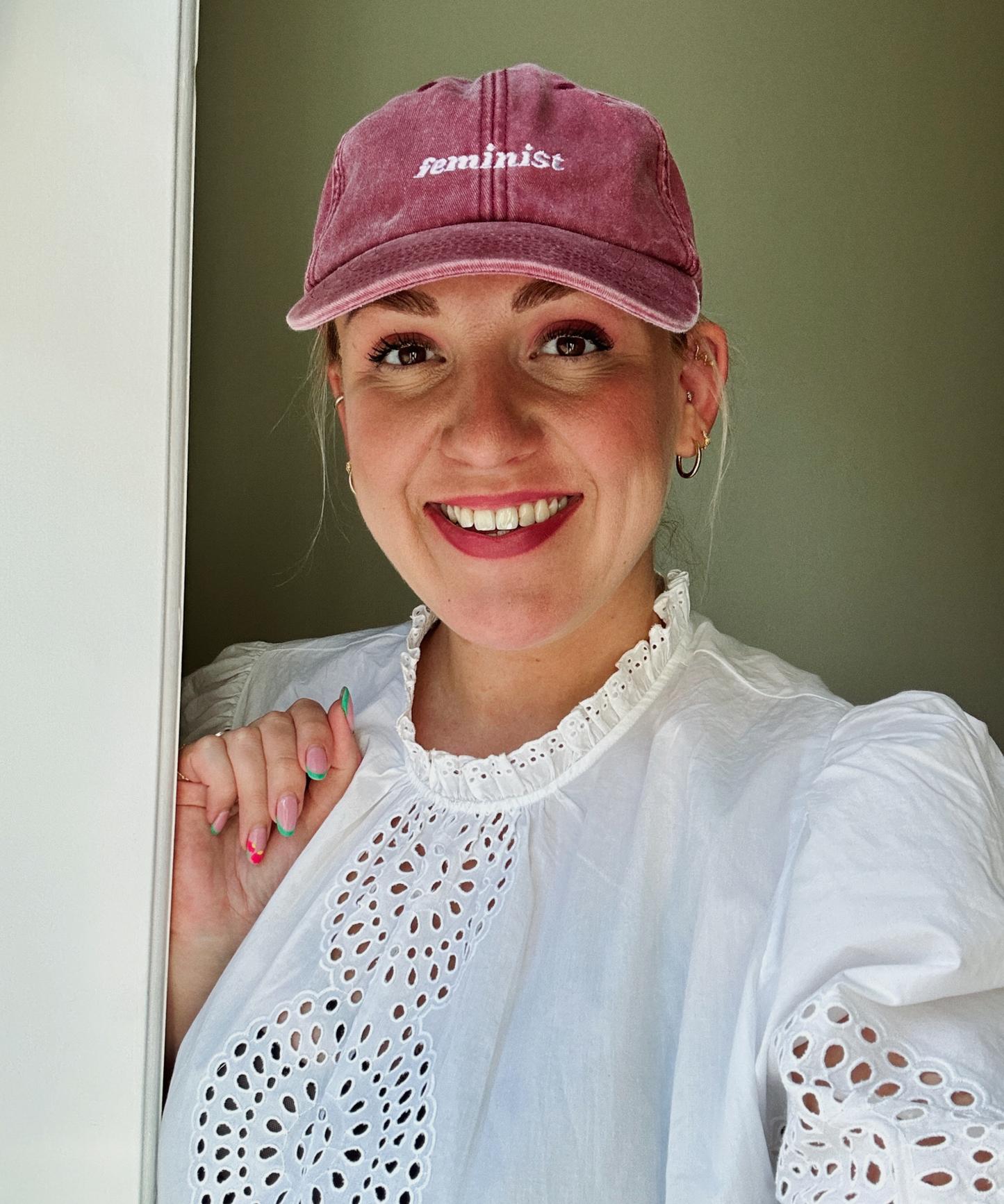 Feminist | Caps | Rød